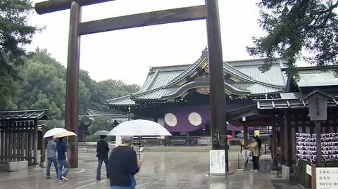 Abe przesłał ofiarę do świątyni Yasukuni