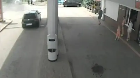 Świecie: Policjanci ugasili pożar na stacji paliw