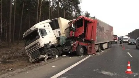 Zderzenie 
 TIR-ów. Utrudnienia 
 na "ósemce"