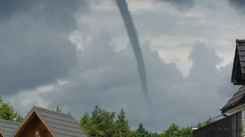 Trąbę powietrzną nagrano w okolicach Jarosławca na Pomorzu