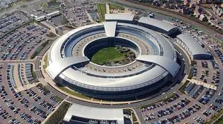 Brytyjska agencja wywiadu elektronicznego (GCHQ) od 18 miesięcy prowadzi program inwigilacji o nazwie Tempora