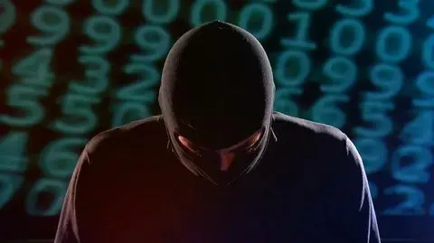 Bazy danych z milionami nazwisk dostępne w internecie?