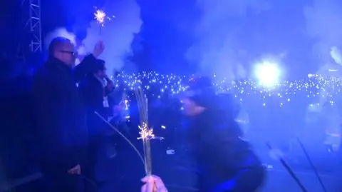 Na scenę wbiegł mężczyzna i ugodził Pawła Adamowicza ostrym narzędziem