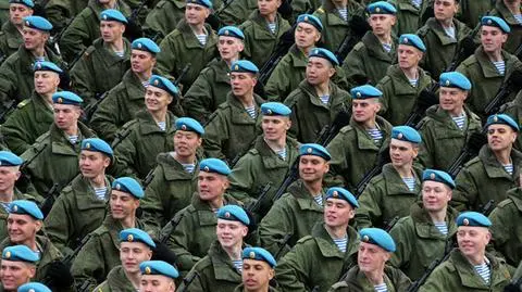Rosjanie kochają swoje wojsko, a morale żołnierzy najwyższe od upadku ZSRR