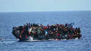 Wielu imigrantów próbuje dotrzeć do Europy na przepełnionych łodziach