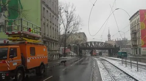 Zerwana sieć trakcyjna już działa. Stały tramwaje, nie jeździły samochody 