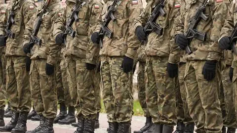 Trzech żołnierzy już oskarżonych, kilkunastu ma zarzuty