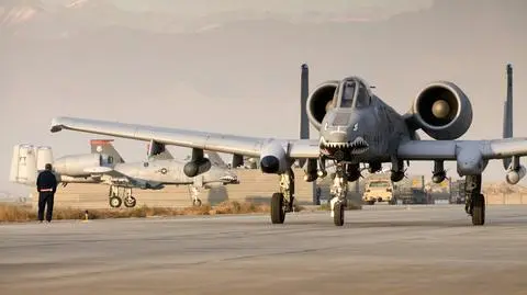 Atak samolotów A-10 na dżihadystów. Nagranie z 2016 roku