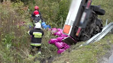 Butle rozsypały się w promieniu kilkunastu metrów