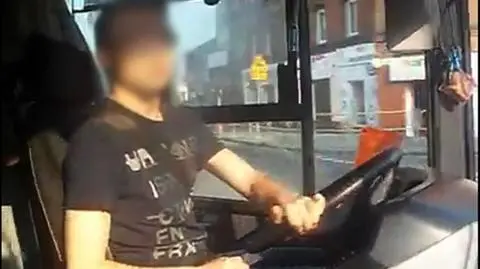 18-latek prowadził autobus bez prawa jazdy. Usłyszał zarzut, przyznał się
