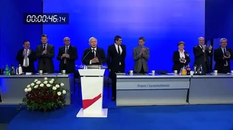 Jarosław Kaczyński wśród klakierów