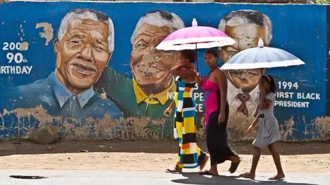 Mandela ma się lepiej, oddycha bez trudności