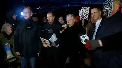 Senatorowie wyszli do protestujących