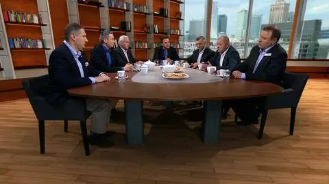 "Platformie nic już nie pomoże, choć orkiestra na tym Titaniku gra, a Nowak zegarkami dzwoni"