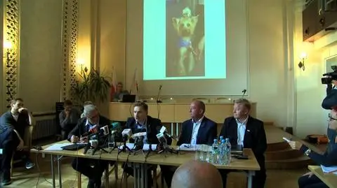Kacperek śpi w łożku