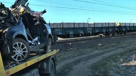 Wypadek na przejeździe kolejowym.  Dwie osoby nie żyją