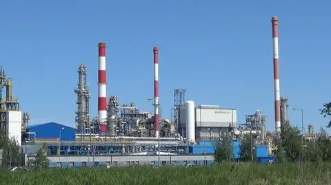 Gdańsk: Kłęby czarnego dymu nad rafinerią. Płonęły pompy paliwa
