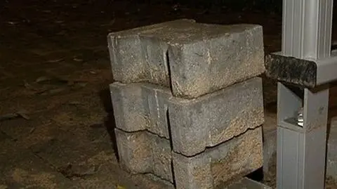 Ukradli 80 ton kostki brukowej