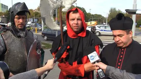 Artyści łapali kierowców używających telefonów komórkowych w czasie jazdy