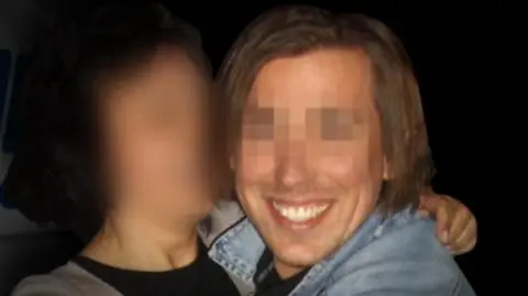 Agent Tomek oferował pieniądze za różne transkacje. Kto teraz za niego zapłaci?