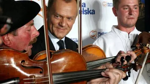 Tusk: Prowadzi nas drużyna