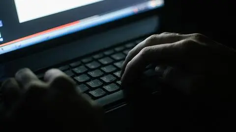 Pułkownik Robert O. oskarżony. Usiłował proponować seks nieletniej