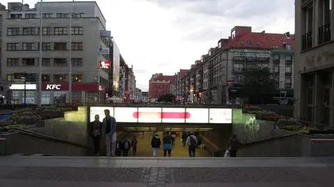 Wrocław rezygnuje z rewolucji.
Samochody zostają w centrum