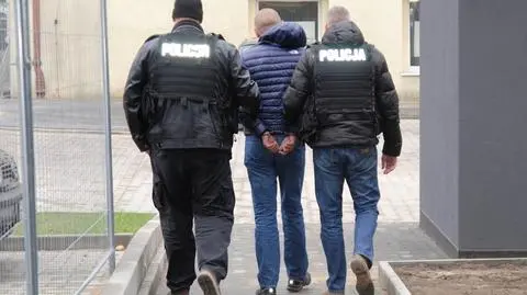 Pozwalał się "obsłużyć" prostytutkom, potem je bił i okradał