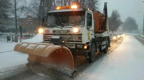 Zima znów w natarciu.
Tiry utknęły na obwodnicy Trójmiasta