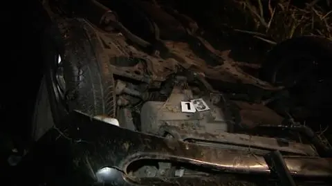 Dachowanie pod Lesznem. Zginął kierowca