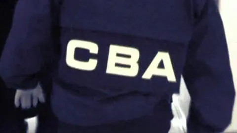 Przegląd prasy: CBA weszło do ministerstwa nauki
