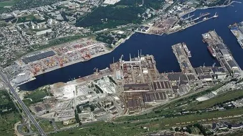 Nabrzeże Bułgarskie za 77 mln zł.
W gdyńskim porcie ruszyły prace