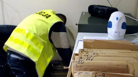 Lekarz wynosił karty pacjentów. Zatrzymała go policja