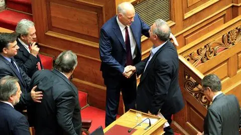 Rząd Papandreu przetrwał