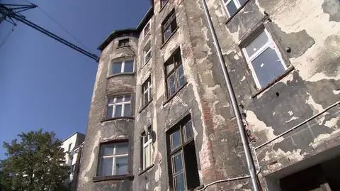 Mieszkańcy: pękają ściany, budynek osiada. Nadzór budowlany: sprawdzimy, czy był remont