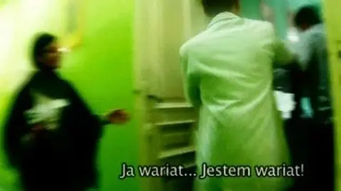 "Dostaje się zastrzyk i śpi"