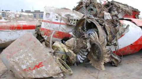 Jest już hangar. Teraz pora na wrak Tu-154 