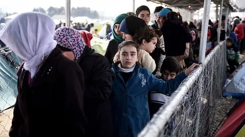 Według Donalda Tuska system relokacji nie sprawdził się. Jego stanowisko skrytykowała Komisja Europejska 