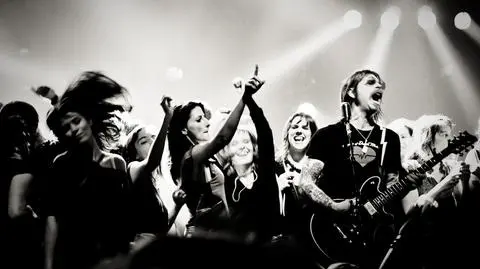 Zamachy w Paryżu. Eagles of Death Metal odwołali trasę koncertową