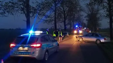 Policjanci chcieli zatrzymać pijanego kierowcę. Zniszczył im radiowóz