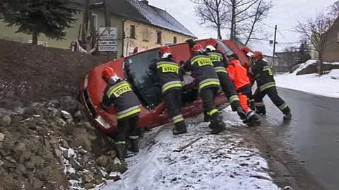 Trudna sytuacja na drogach. Siedmiu rannych w dwóch wypadkach