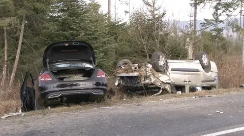 Zakopane: wypadek busa z mercedesem na trasie do Morskiego Oka
