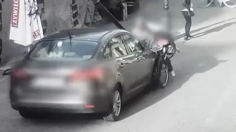 Samochód-widmo wjechał w rowerzystkę. Trafiła do szpitala