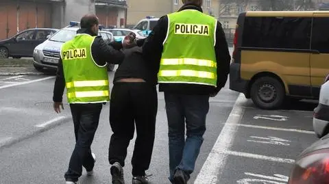 Zamiast spłacić ratę, ugodził nożem