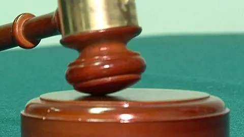 Polali benzyną i podpalili bezdomnych. Kary w mocy