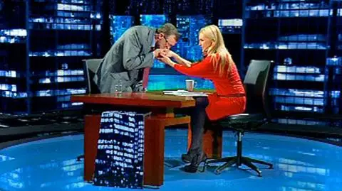 Cymański śpiewa Monice Olejnik