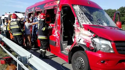 Wypadek busa w Mazowieckiem. Są ranni