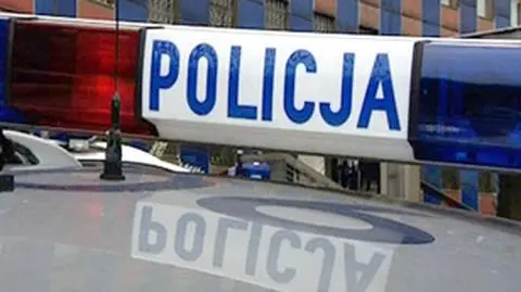 Podziurawiony plakat Lecha Kaczyńskiego w Sopocie