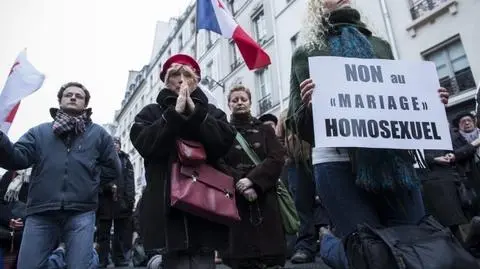 Francja zalegalizowała małżeństwa homoseksualne
