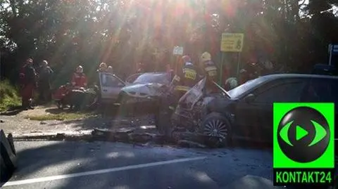 Omijał pieszych, zderzył się czołowo